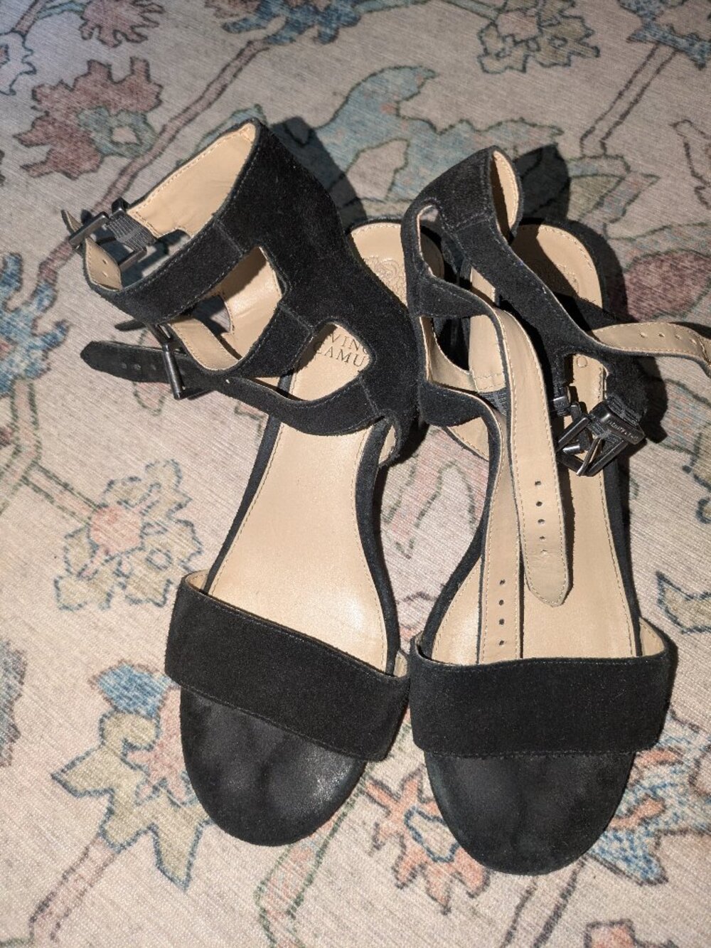 Vince camuto shoe size 8